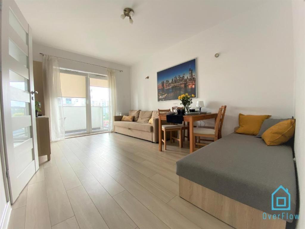 Milky Apartment With Balcony - 3 Km To Baltic Sea グダニスク エクステリア 写真